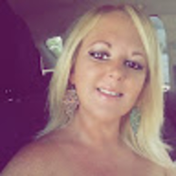 Meet your Posher, Angela - Picture 1 of 1